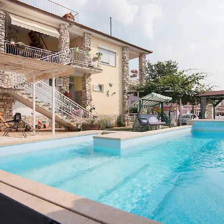 Fuer 2 Personen Ca 25 Qm In Fazana-surida, Istrien Istrische Riviera Apartment Valbandon